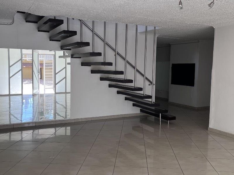 Freestanding Mansion For Sale | Prime Olympia  | N$ 8,450,000 - Photo 3