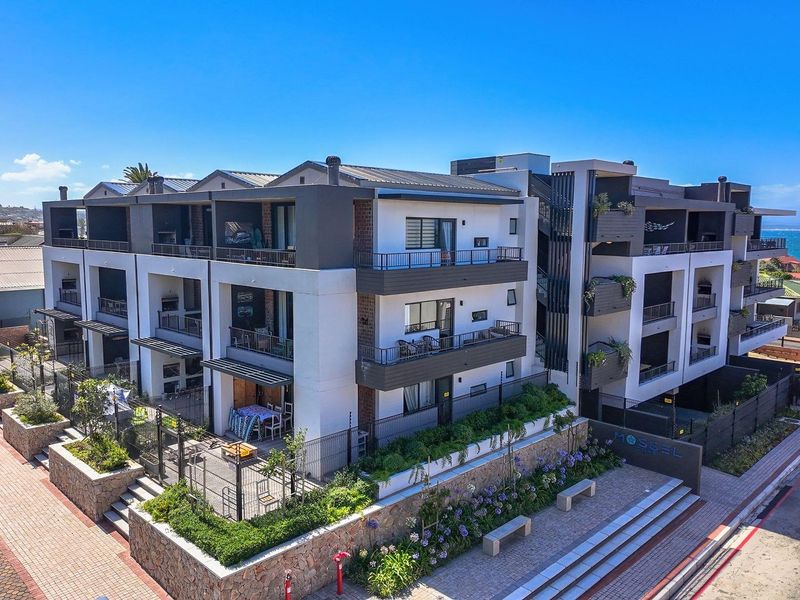 Prime Coastal Investment: Fully Furnished Apartment with Sea Views - Price Includes VAT - No Transfer Duty - Photo 3