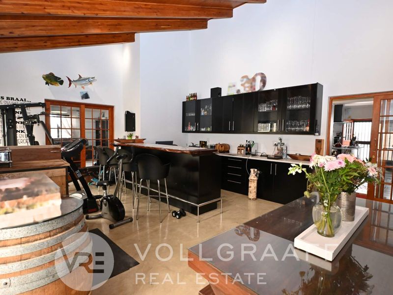 Exquisite 3 bedroom home - Photo 9