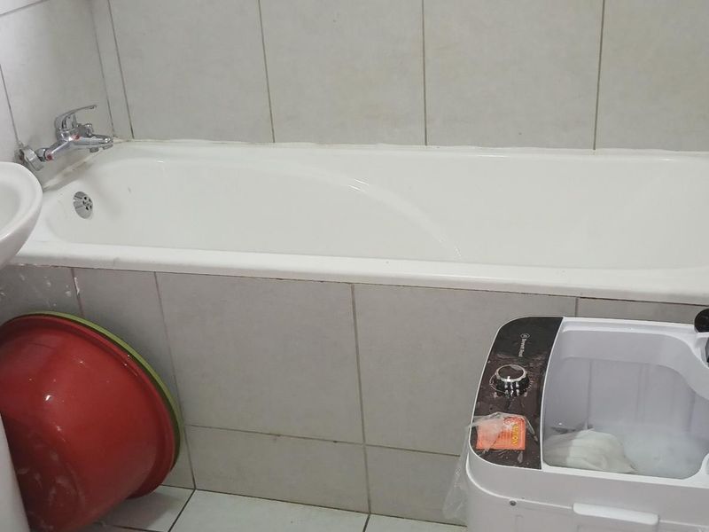 Durban Central Apartment with Panoramic City Views and Parking - Photo 6