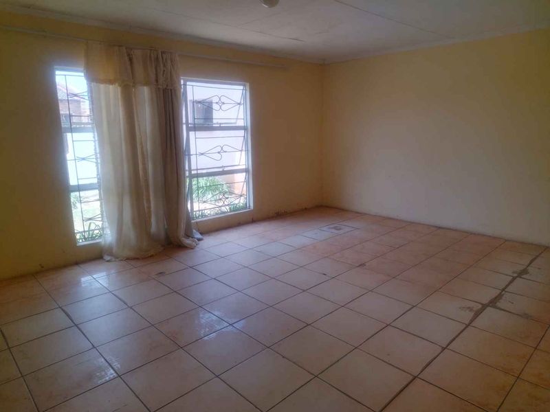 Offices to rent in Soshanguve HH - Photo 8