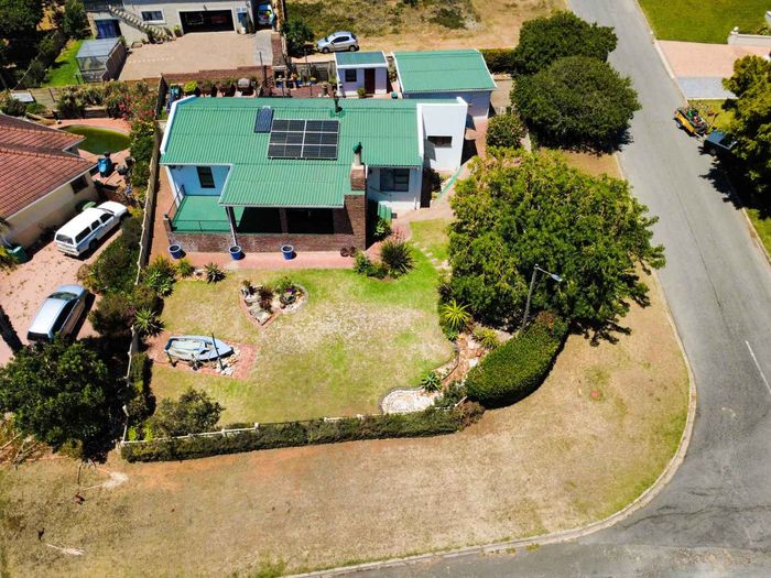 Property #2433585, House For Sale in Still Bay West