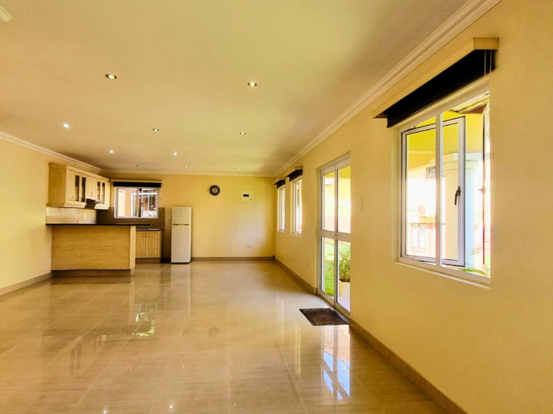 Standalone Office to Let in Durban North - Photo 3