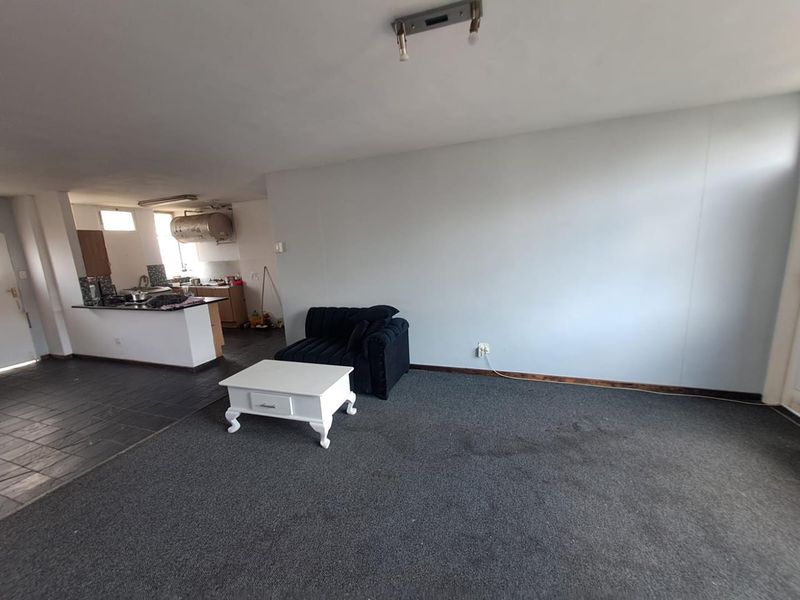 Calling all investors and big families. - Photo 4