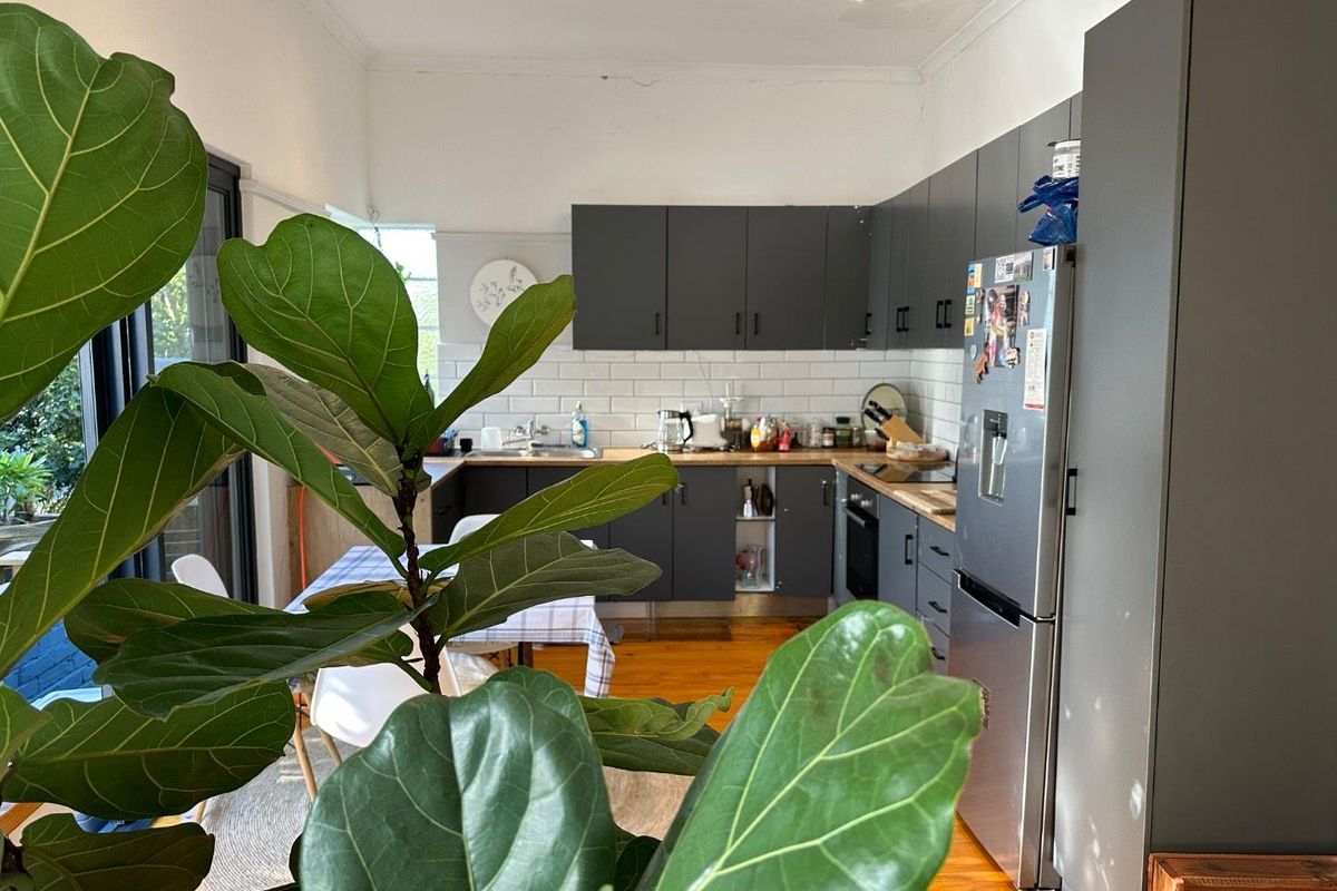 Secure 3 Bedroom Home In The Heart of Vredehoek - Photo 5
