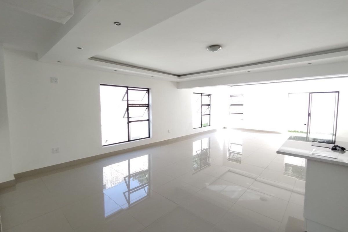 Family house with a lot of fresh air and light - Photo 5