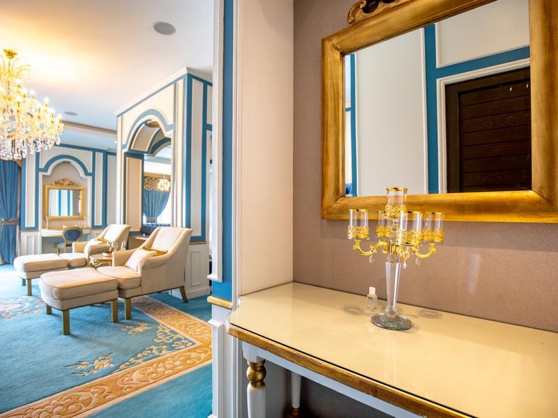 THE EPITOME OF LUXURY AND STYLE IN COPPERLEAF GOLF ESTATE - Photo 7