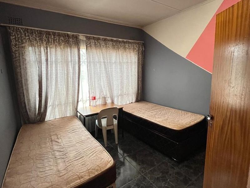 9-Bedroom Investment - Photo 6