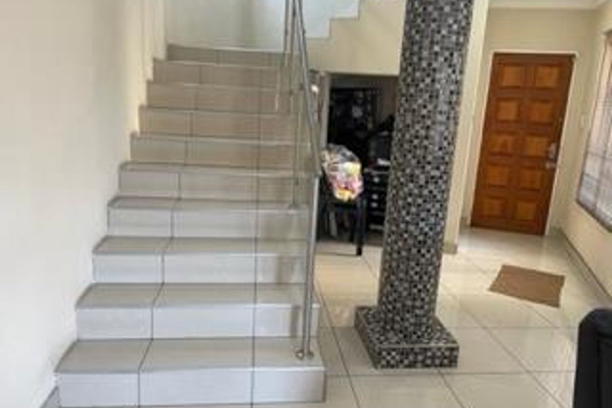 4 Bedroom house available in Bloubsrand - Photo 3