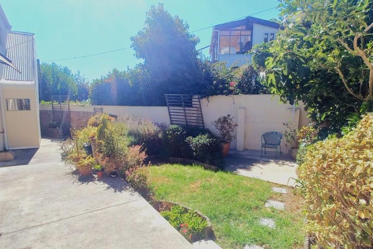 3 Bedroom 3 Bathroom Home - Photo 3