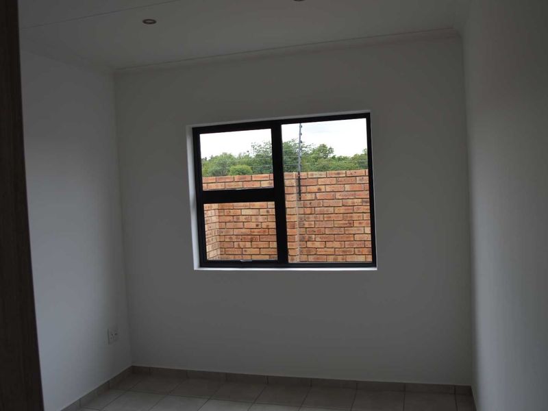 New Developed 2 Bedroom Townhouse For Sale in Brackendowns - Photo 9