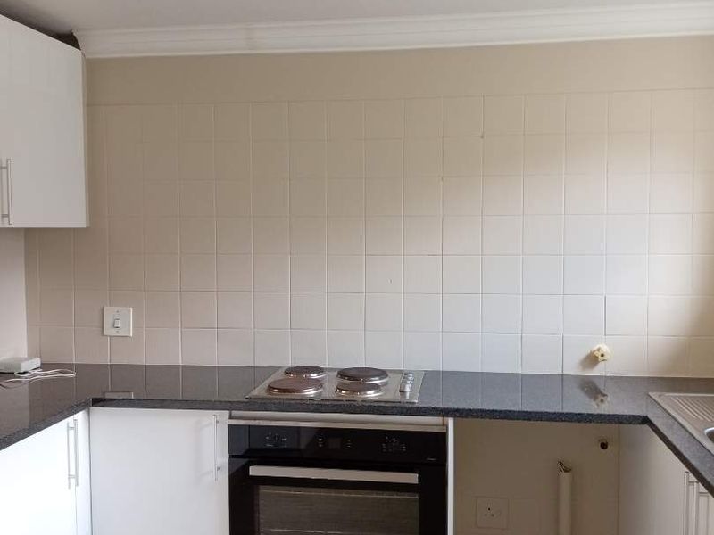 2bedr House in Hennopspark - Photo 4