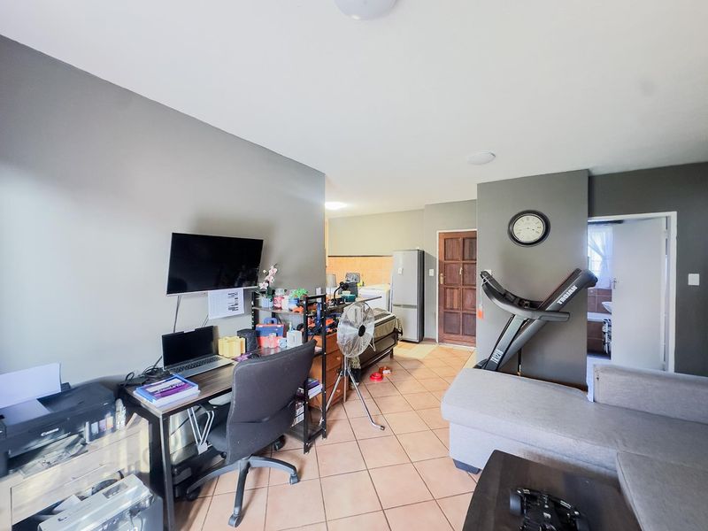 2 Bedroom Townhouse with a Private Garden - Photo 10