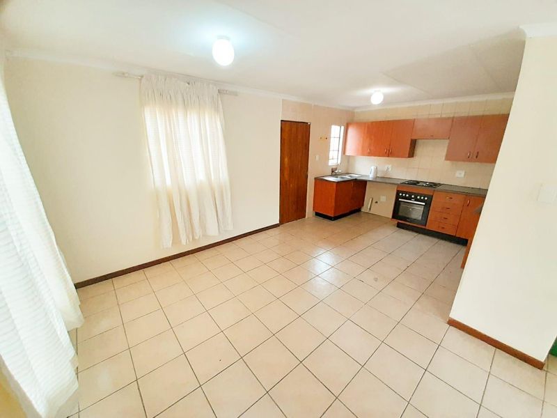 "Phenomenal three-bedroom home suitable for a large family" - Photo 8