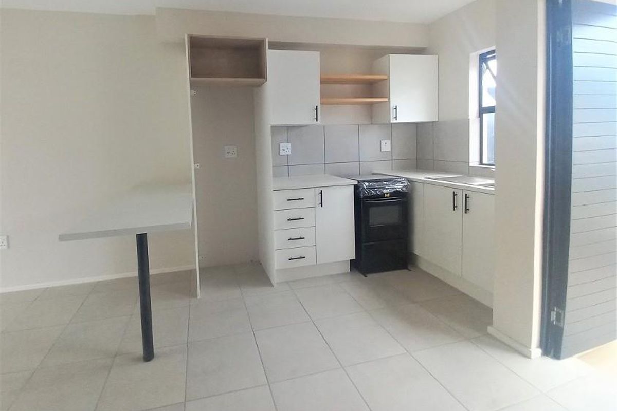 FOR RENT  |  Hillcrest  |  Kings Gate Estate  |  2 Bedroom Duplex - Photo 5