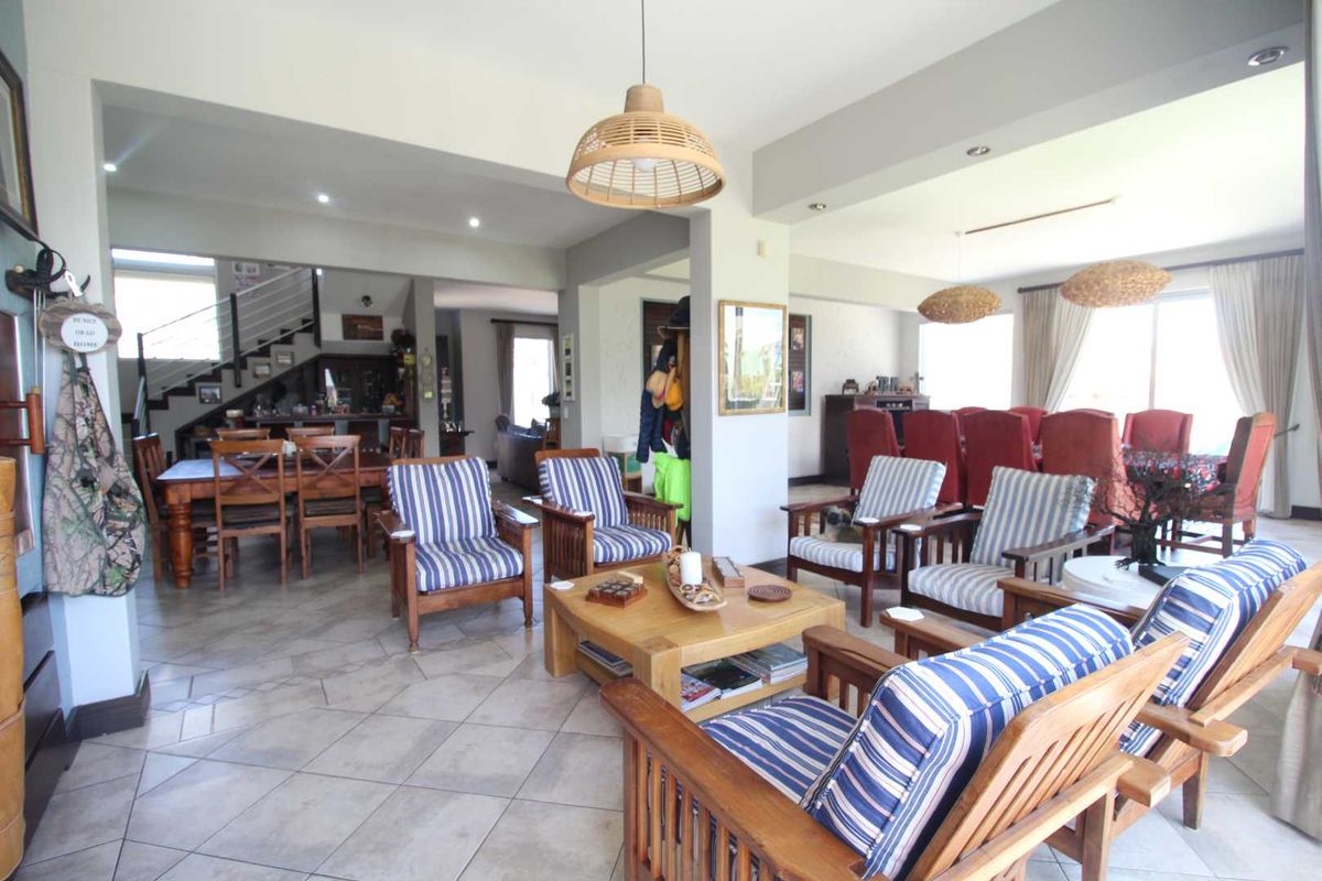 4 Bedroom Home with 2 Flats & Ocean Views Near Platz Am Meer Mall - Photo 5