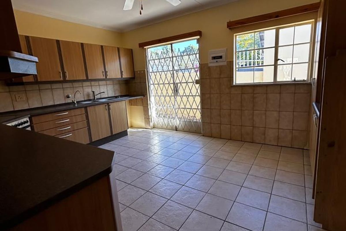Bright, spacious and neatly kept home situated in the heart of Klein Windhoek. - Photo 4