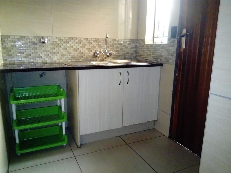 House for Rent in van Riebeeck Park Kempton Park - Photo 5