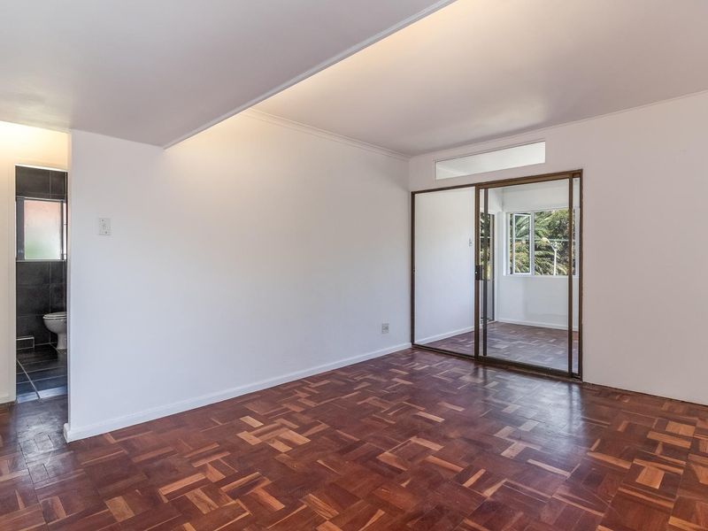 Modern Two-Bedroom Apartment with Mountain Views in Gardens, Cape Town | Available Immediately - Photo 6
