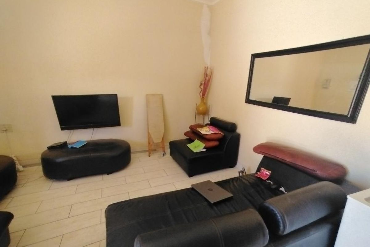 TOWNHOUSE FOR SALE - KHOMASDAL - Photo 2