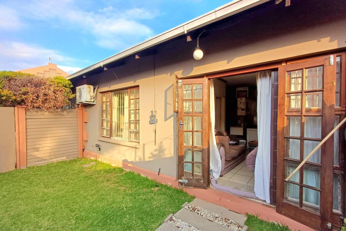 Cosy, Lock-up-and-Go ground floor unit with pre-paid utilities - Photo 2