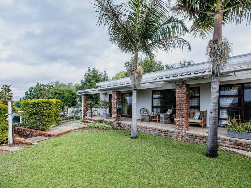 Immaculate family home in best position with views - Photo 4
