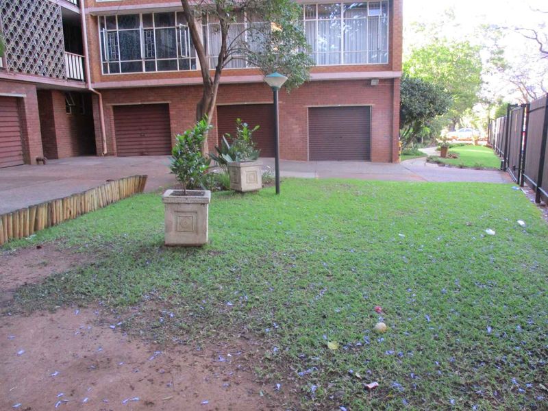 A BACHELOR FLAT TO RENT IN SUNNYSIDE - Photo 1