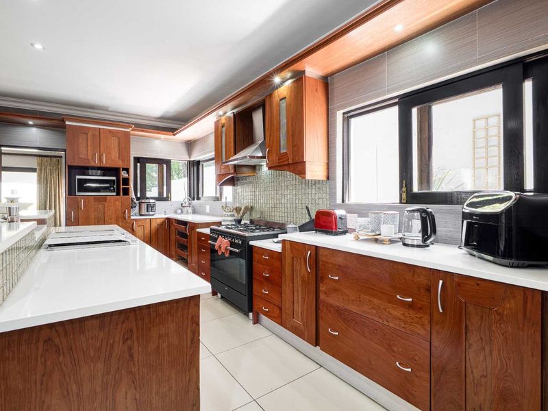 6 Bedroom House for Sale in Dainfern Golf Estate - Photo 10