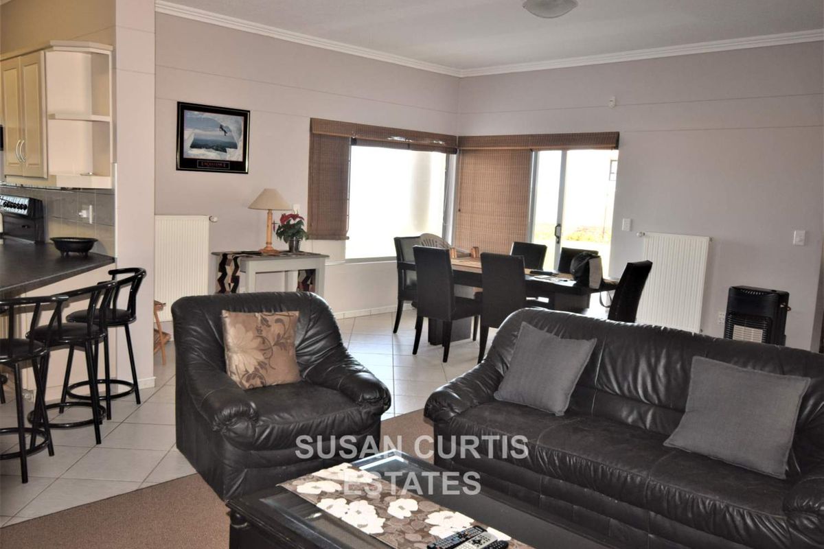 Beachfront Home - Photo 3