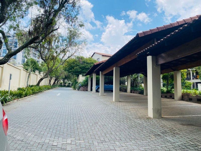 Always in demand! Exceptional location, Spacious "Lock-Up and Go" - Photo 3