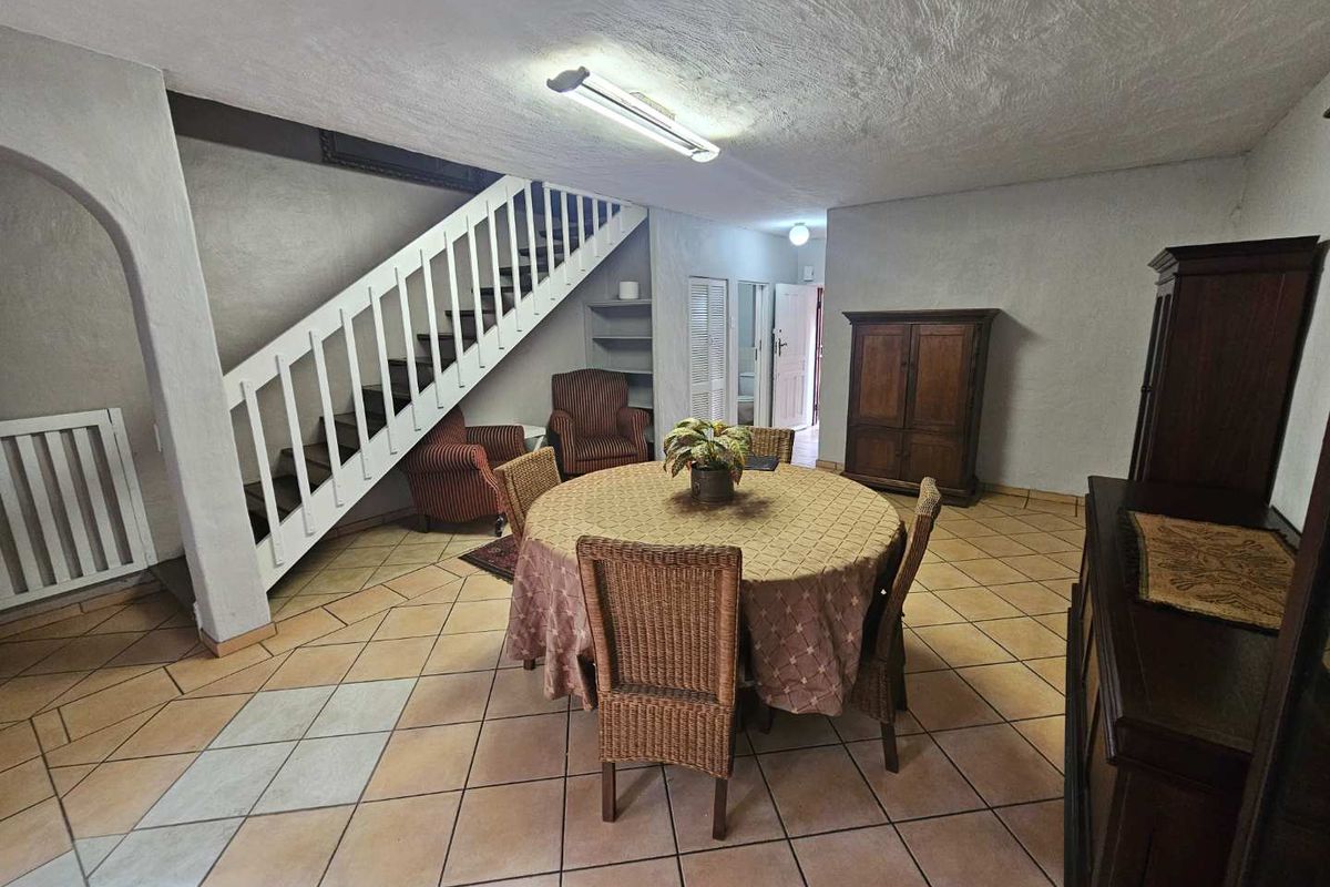 Furnished, modern, spacious 2-Bedroom Duplex Apartment in Villa La Mancha Complex in Brooklyn - Photo 2