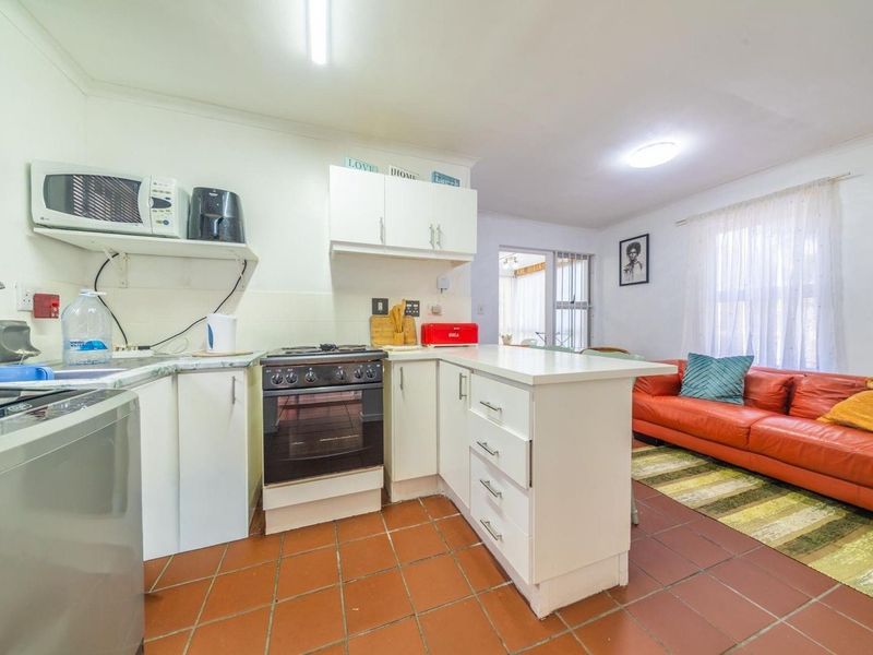 Ideal Student Living in Stellenbosch's La Colline. - Photo 1
