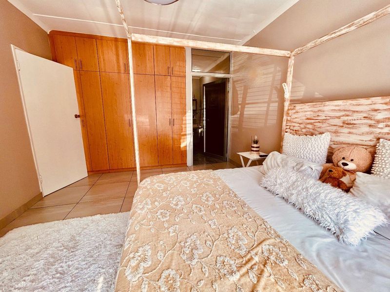 Beautiful newly renovated Townhouse for sale in the Centre of vryheid - Photo 10