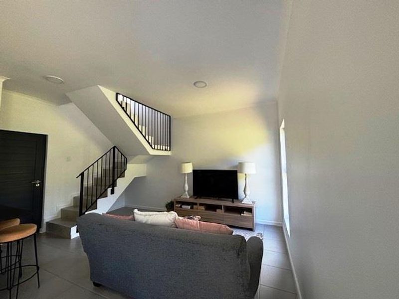 Charming 2 Bedroom Townhouses for Sale in Waterfall, Hillcrest. - Photo 6