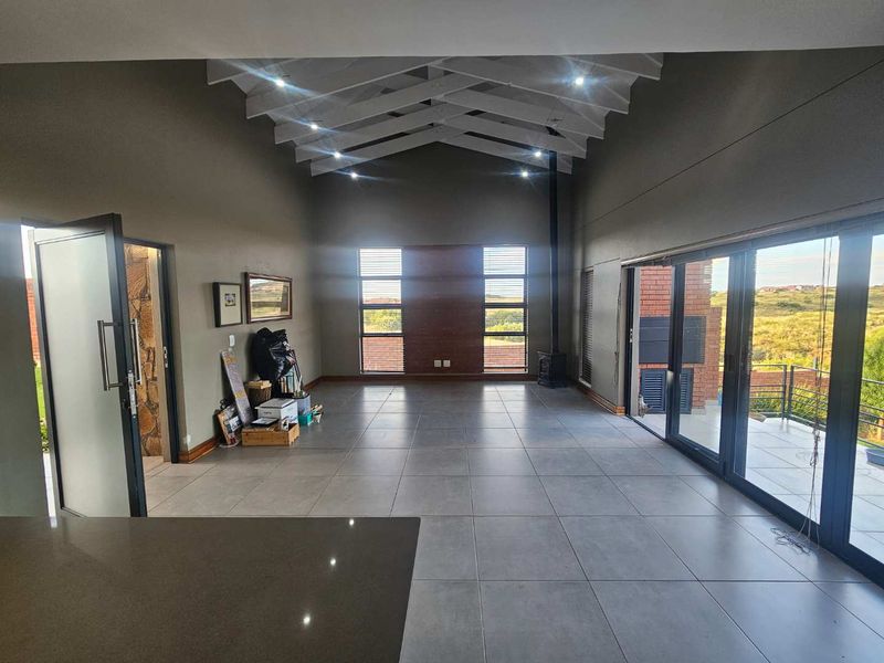 Luxury Meets Nature – Free-Standing 3 Bedroom Corner Home in Wild Olive - Photo 10