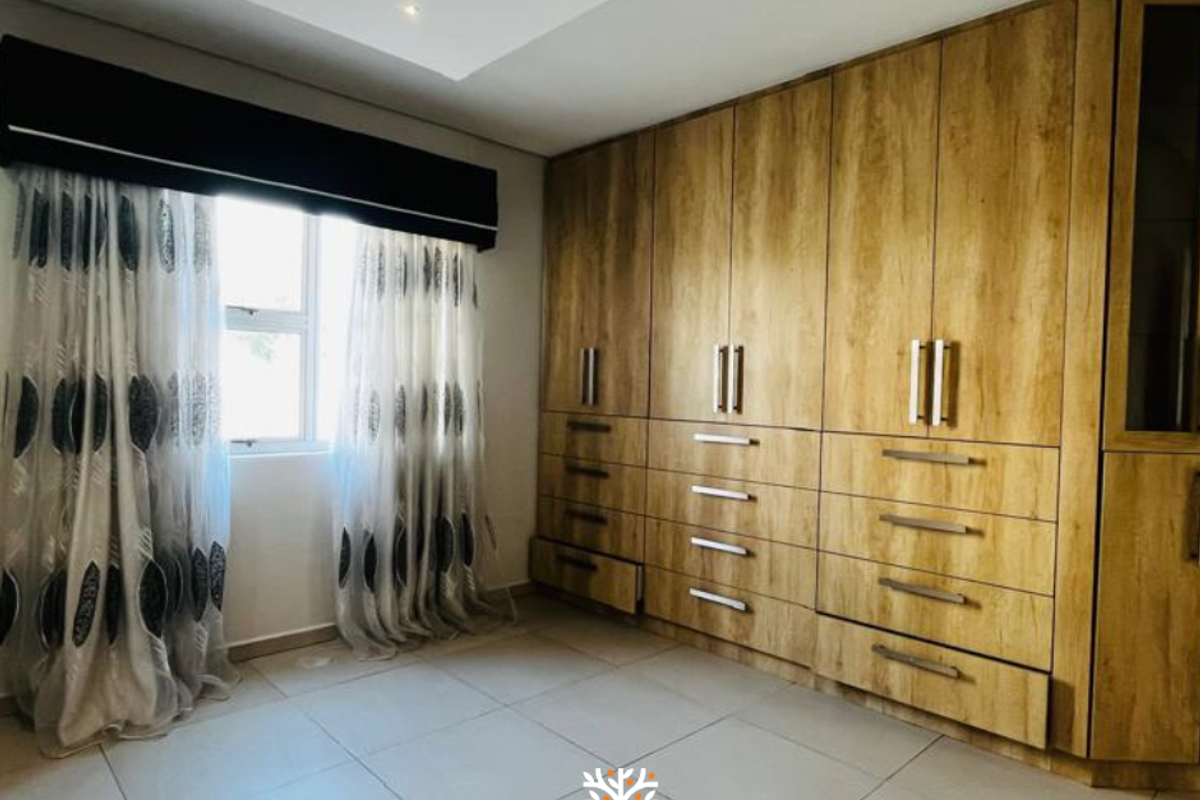 Family Home For Sale | Elisenheim | N$2 925 000 - Photo 5