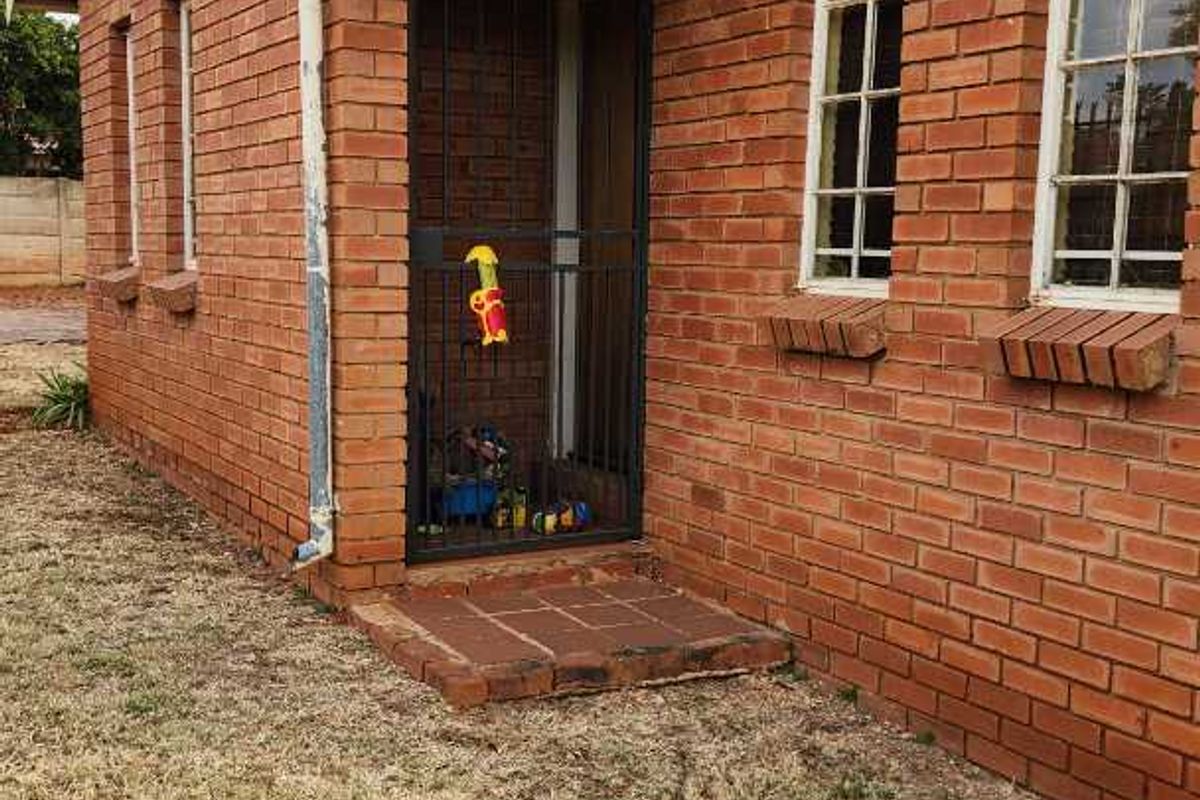2 Bedroom House For Sale In The Orchards - Photo 2