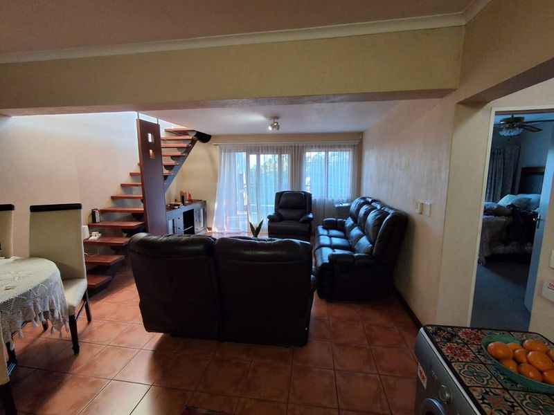 Investment property in Hillside Manor - Photo 5