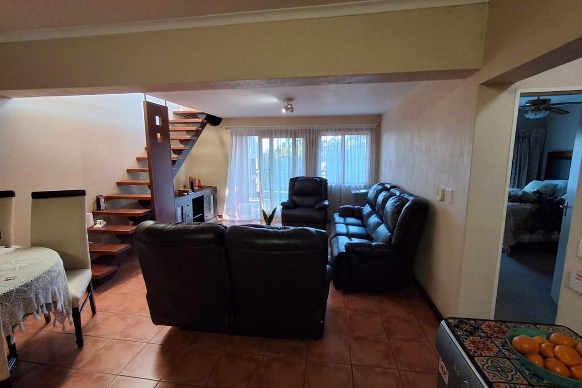 Investment property in Hillside Manor - Photo 5