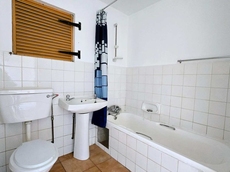 Convenient Living in the Heart of Hatfield - Photo 8