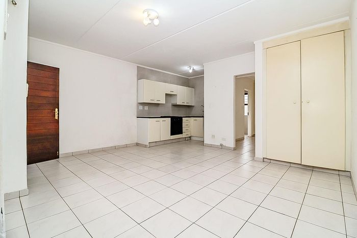 Property #2399375, Apartment Pending Sale in Morning Hill