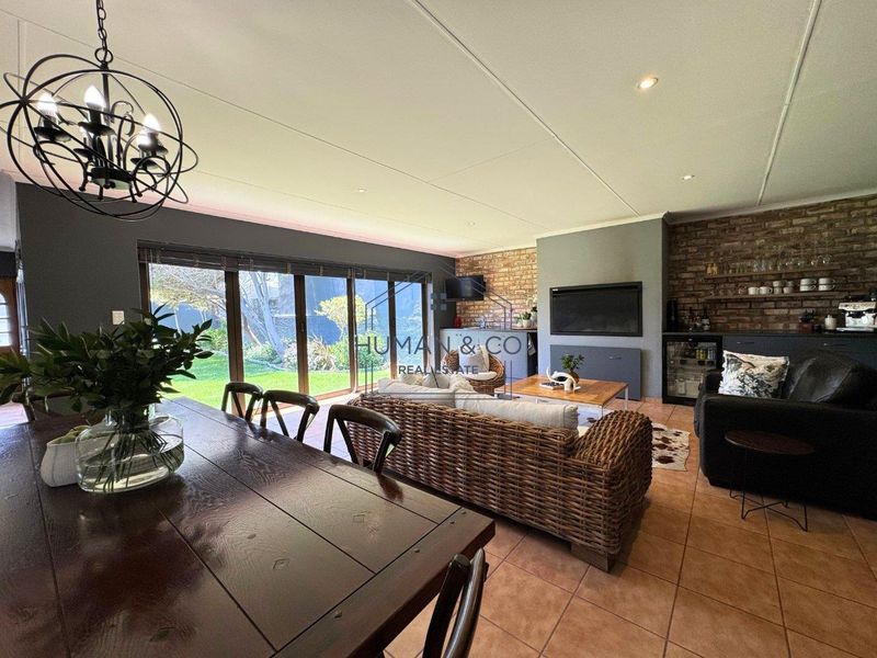 Hidden Gem in Fairway Estate: A Cozy Family Home - Photo 3