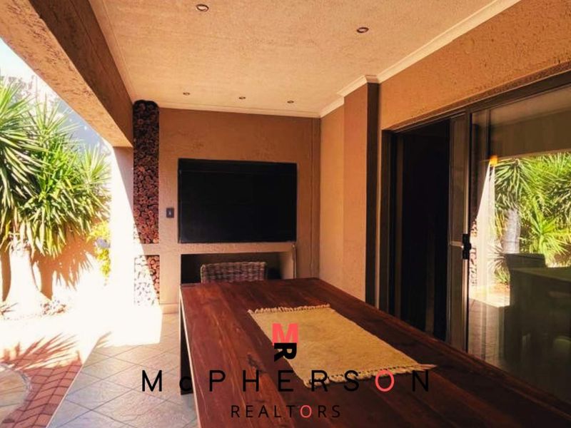 Sophisticated Family Living with Private Luxury Suites - Photo 3