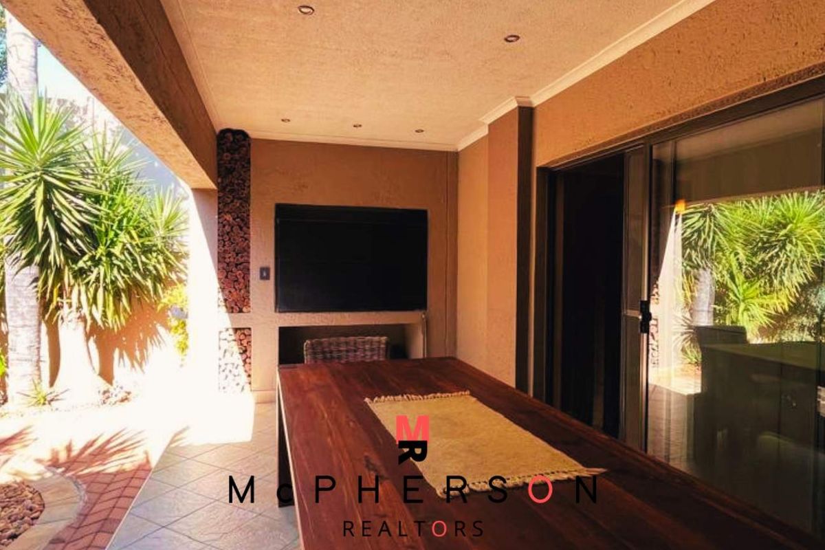 Sophisticated Family Living with Private Luxury Suites - Photo 3