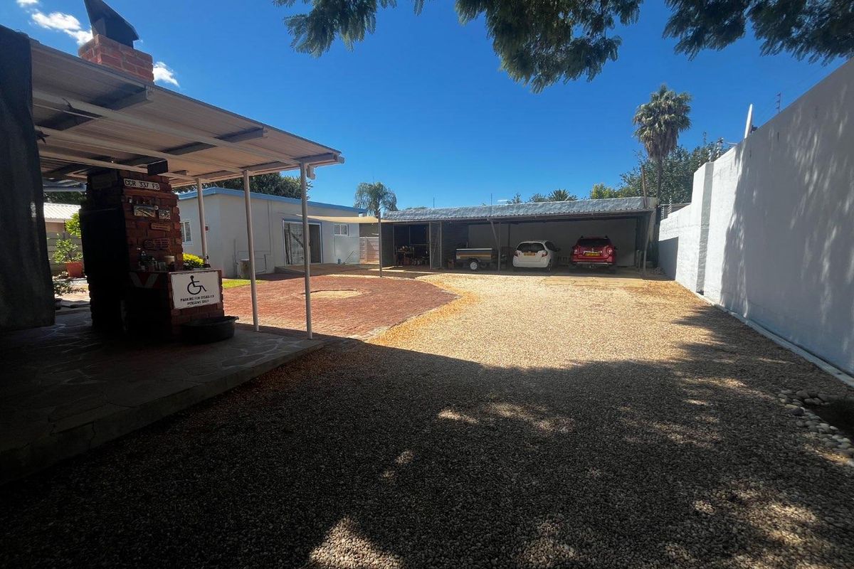 Beautiful older Pioneerspark house for sale - Photo 3