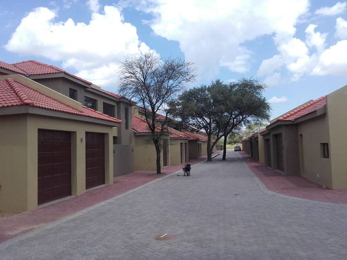 Property #2081296, Townhouse Rental Monthly in Okahandja Central