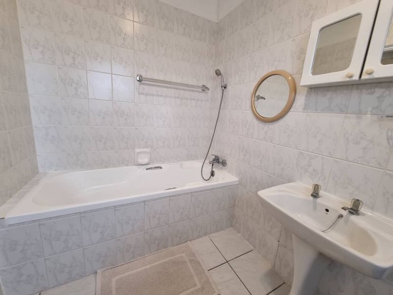 Swakopmund - House Available for Rent - N$ 30 000 Furnished (1 February 2026). - Photo 10