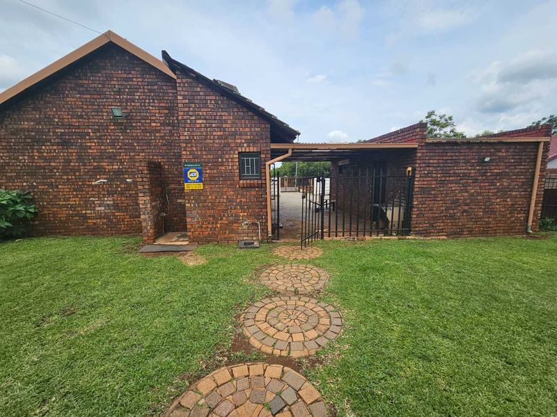 3 bedroom house in Karenpark - Photo 3