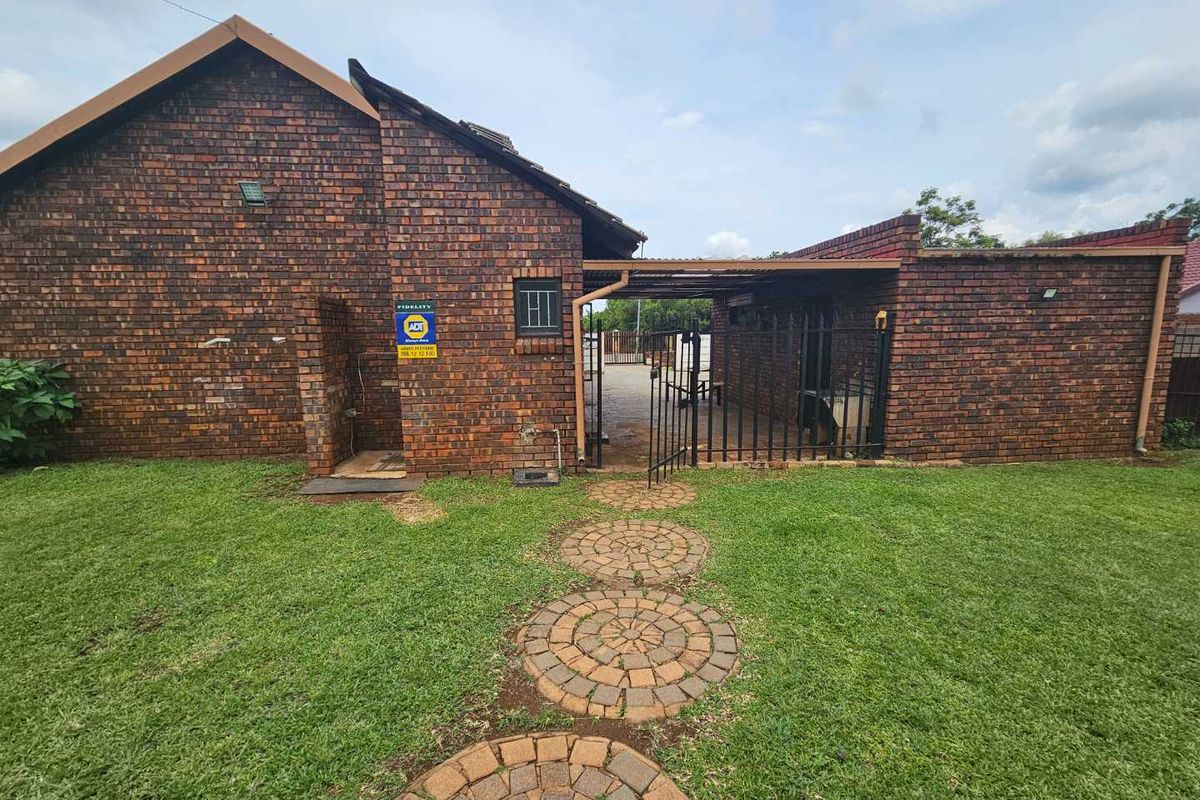 3 bedroom house in Karenpark - Photo 3