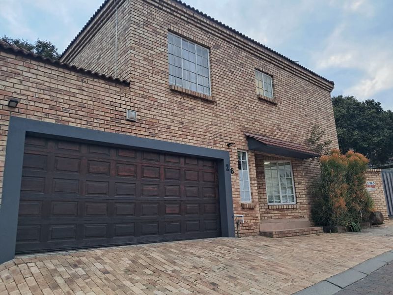 3 Bedroom Duplex in Secure Albemarle Estate - Photo 1
